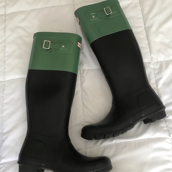 Hunter tall boots and tall socks - Picture 2 of 6